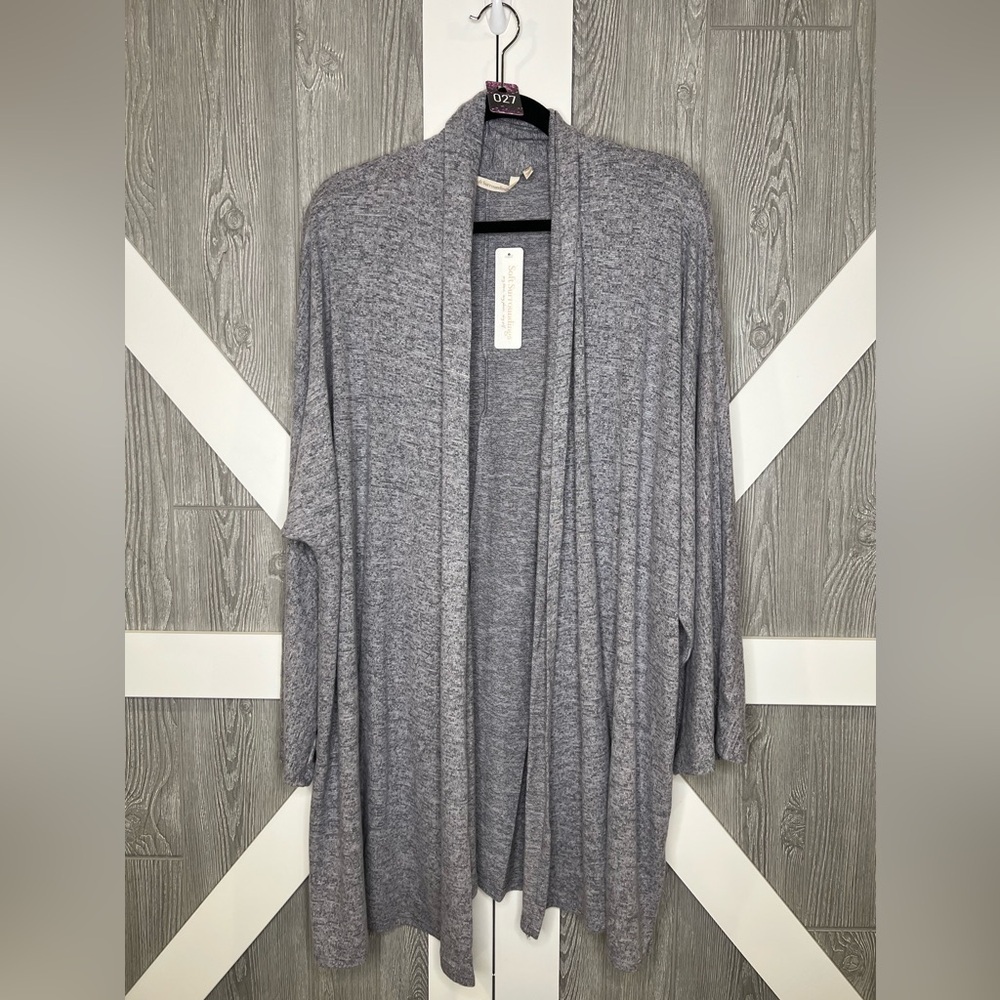 027. NWT Soft Surroundings ultimate softness
WOMEN CAITRIONA KNIT TOPPER O/S
